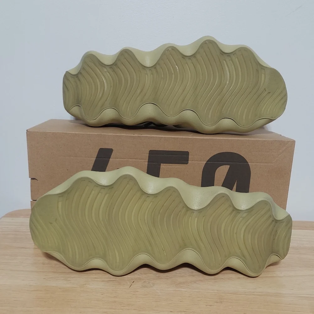 adidas Yeezy 450 Resin Men's Size 11 Original Box Included - Clean - Like New
